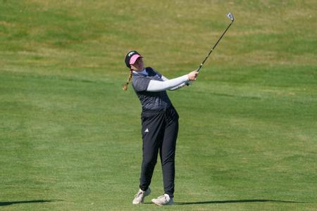 UND wraps up second day of Summit League Women\'s Golf Championships