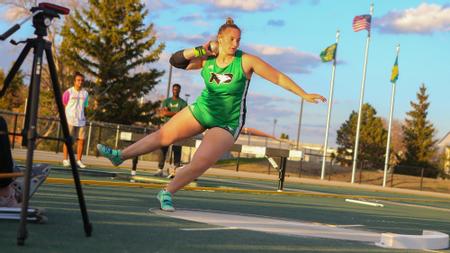 UND Throwers Place Four Times in Invitational Throwing Events in Ohio