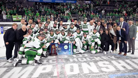 Viva Las Vegas! No. 2 North Dakota rolls No. 11/10 Quinnipiac, 5-0, punches ticket to NCAA Frozen Four