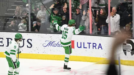 No. 18 NoDak grabs massive Friday win over Omaha, 3-1