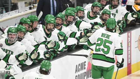 NOTES: No. 10/11 UND begins 80th season against No. 19 St. Thomas
