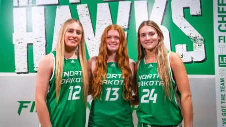 Women\'s Basketball signs three for 2025-26 season