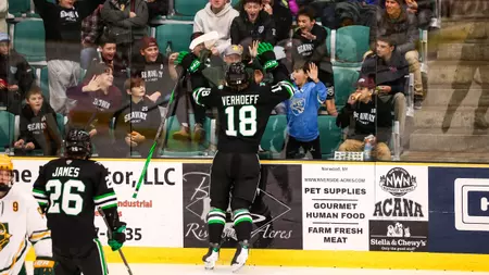 Rookies lead No. 8 UND to 1-0 victory, series split at Clarkson