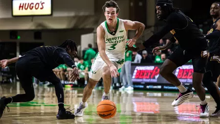 NOTES: UND Hosts Dakota State on Sunday in Final Game of 2025