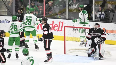 No. 4/6 North Dakota overwhelms Omaha, 4-1, in Friday opener