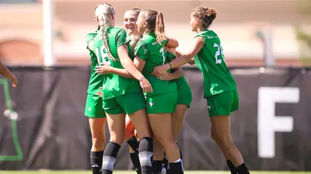 UND Dominates St. Thomas, 5-2, in Closing Regular Season Contest