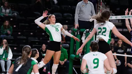 Hawks Fall on Senior Day to St. Thomas in Four Sets