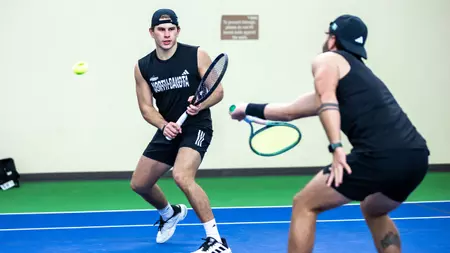 NOTES: Men’s and Women’s Tennis Split for Weekend Match