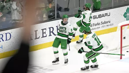 Zellers pots OT winner to pace No. 6 UND to 2-1 victory, series sweep