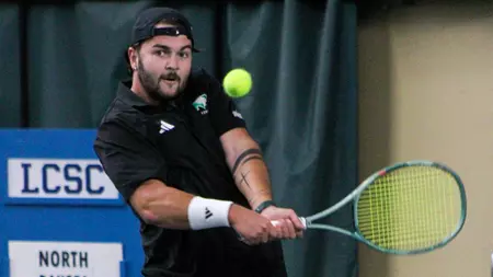 North Dakota Drops 4-2 in Weekend Finale